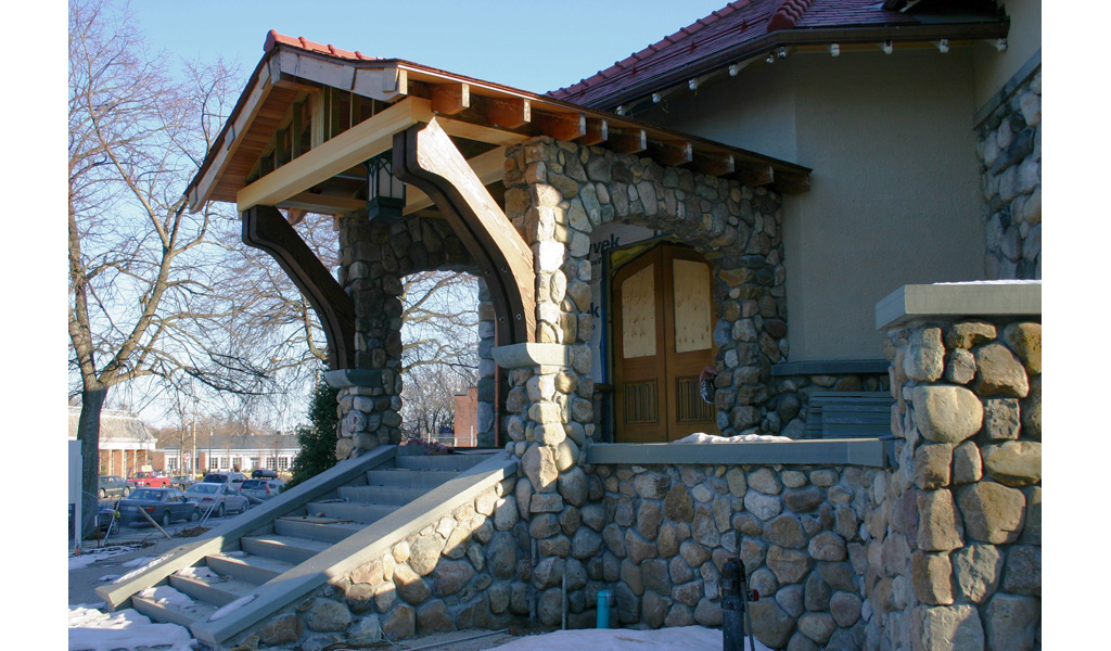 Cary Memorial Library Entry